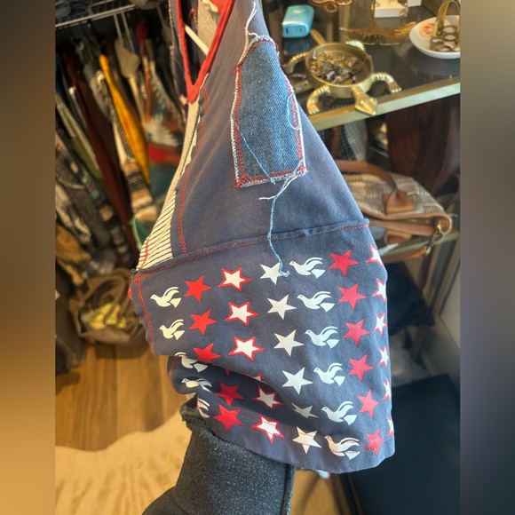 Easel Patriotic Patchwork T - Picture 3 of 4